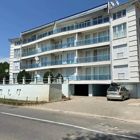 Aqua Blue Apartment Pestani Exterior photo