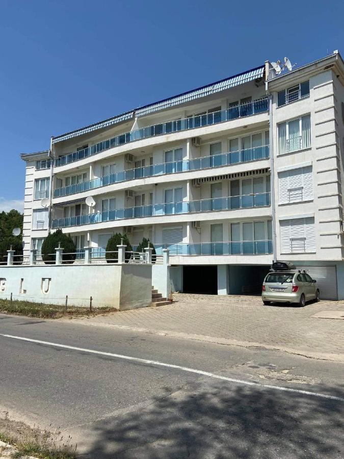 Aqua Blue Apartment *